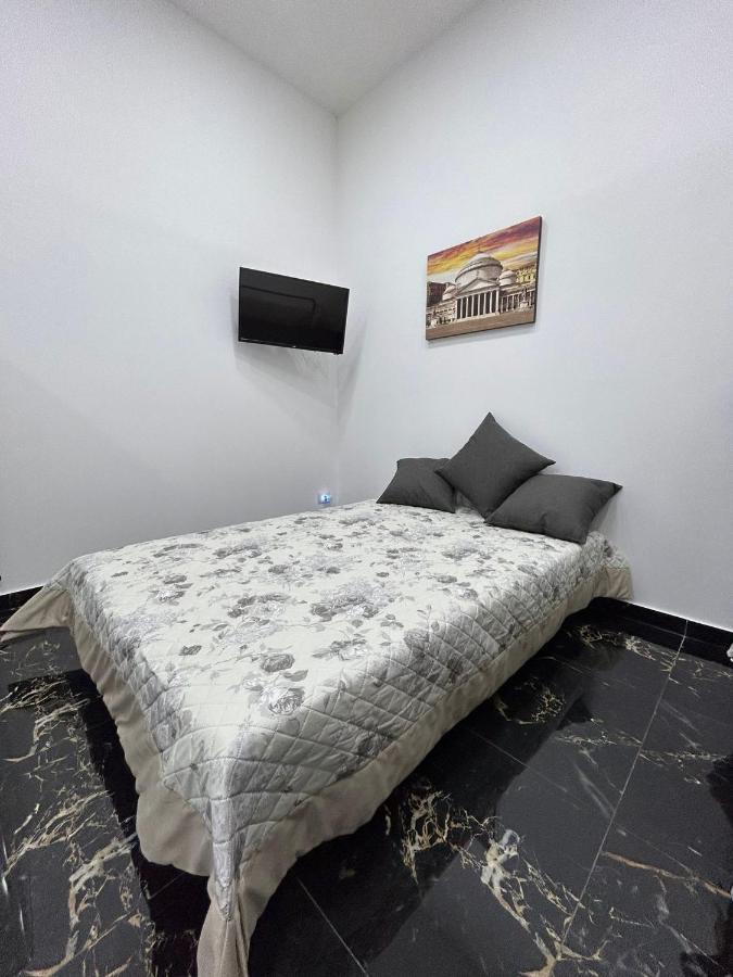 Dora House Valentino Apartment เนเปิลส์ ภายนอก รูปภาพ