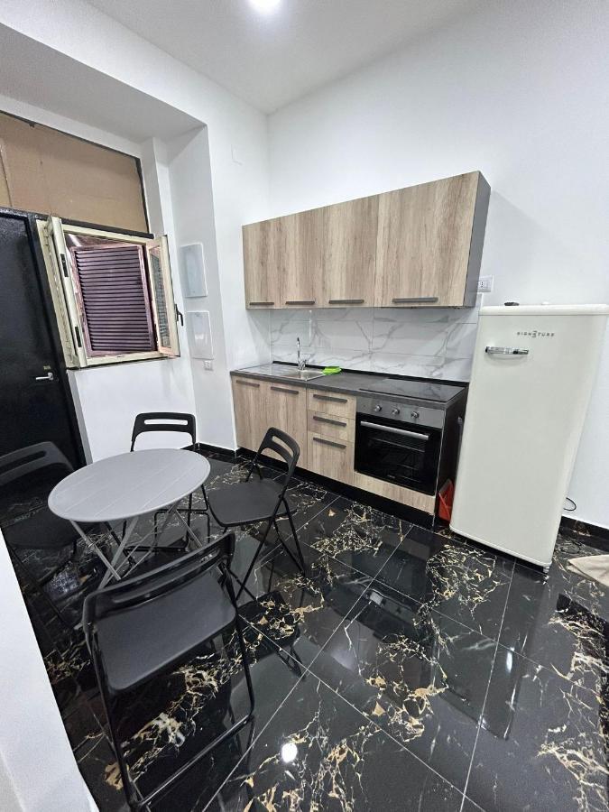 Dora House Valentino Apartment เนเปิลส์ ภายนอก รูปภาพ