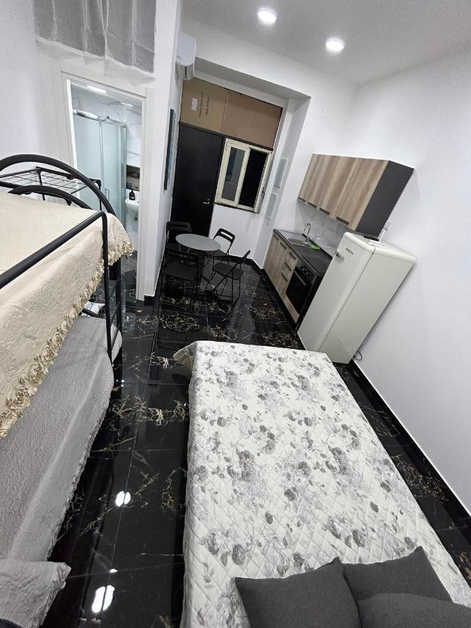 Dora House Valentino Apartment เนเปิลส์ ภายนอก รูปภาพ