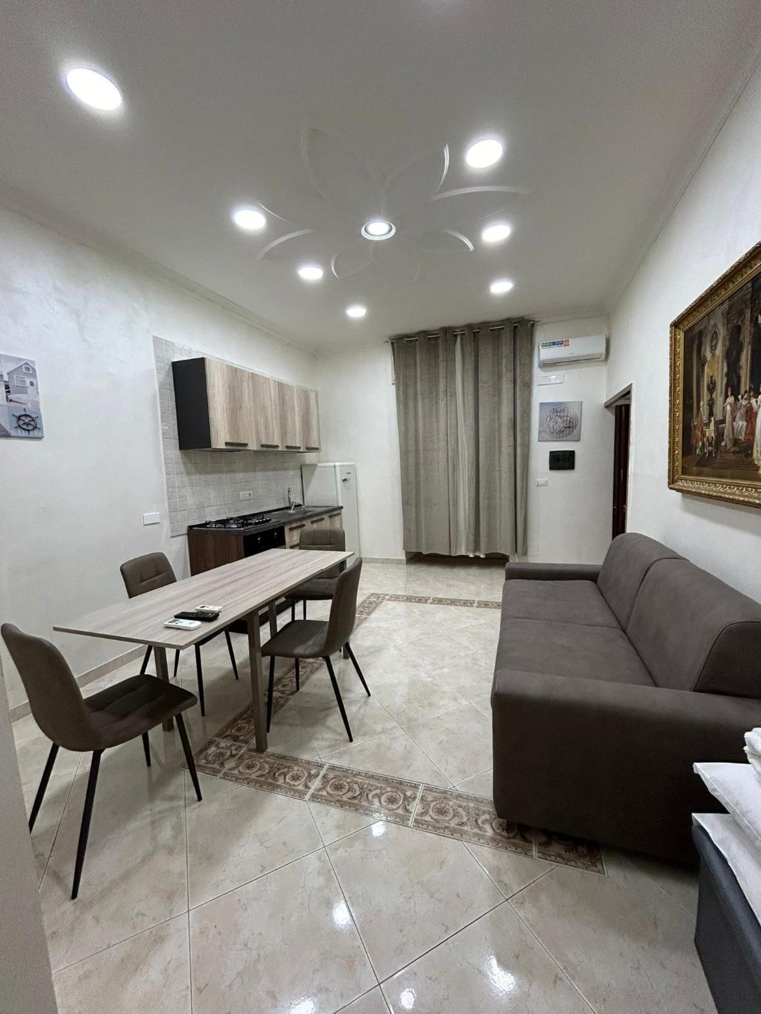 Dora House Valentino Apartment เนเปิลส์ ภายนอก รูปภาพ