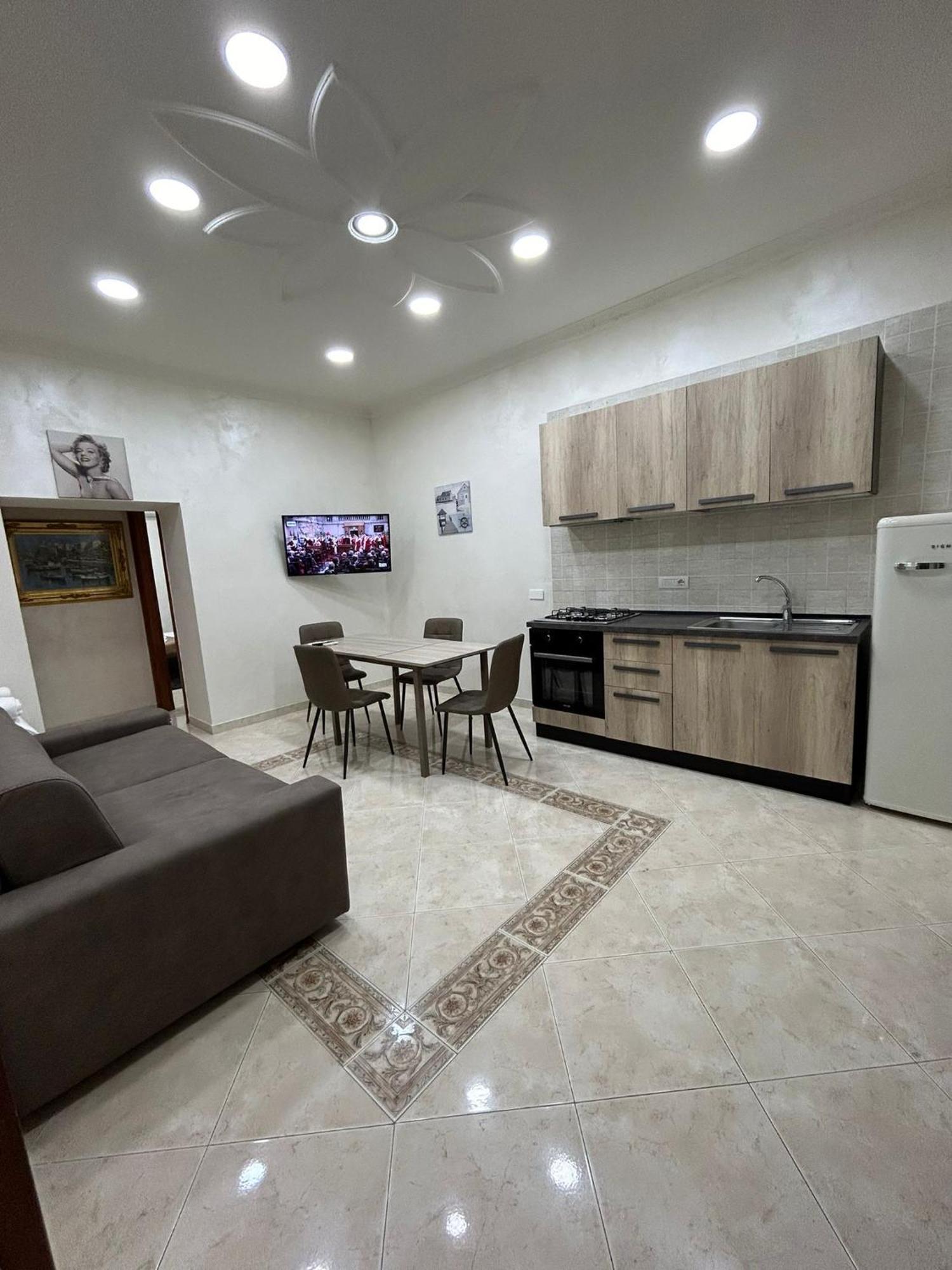 Dora House Valentino Apartment เนเปิลส์ ภายนอก รูปภาพ