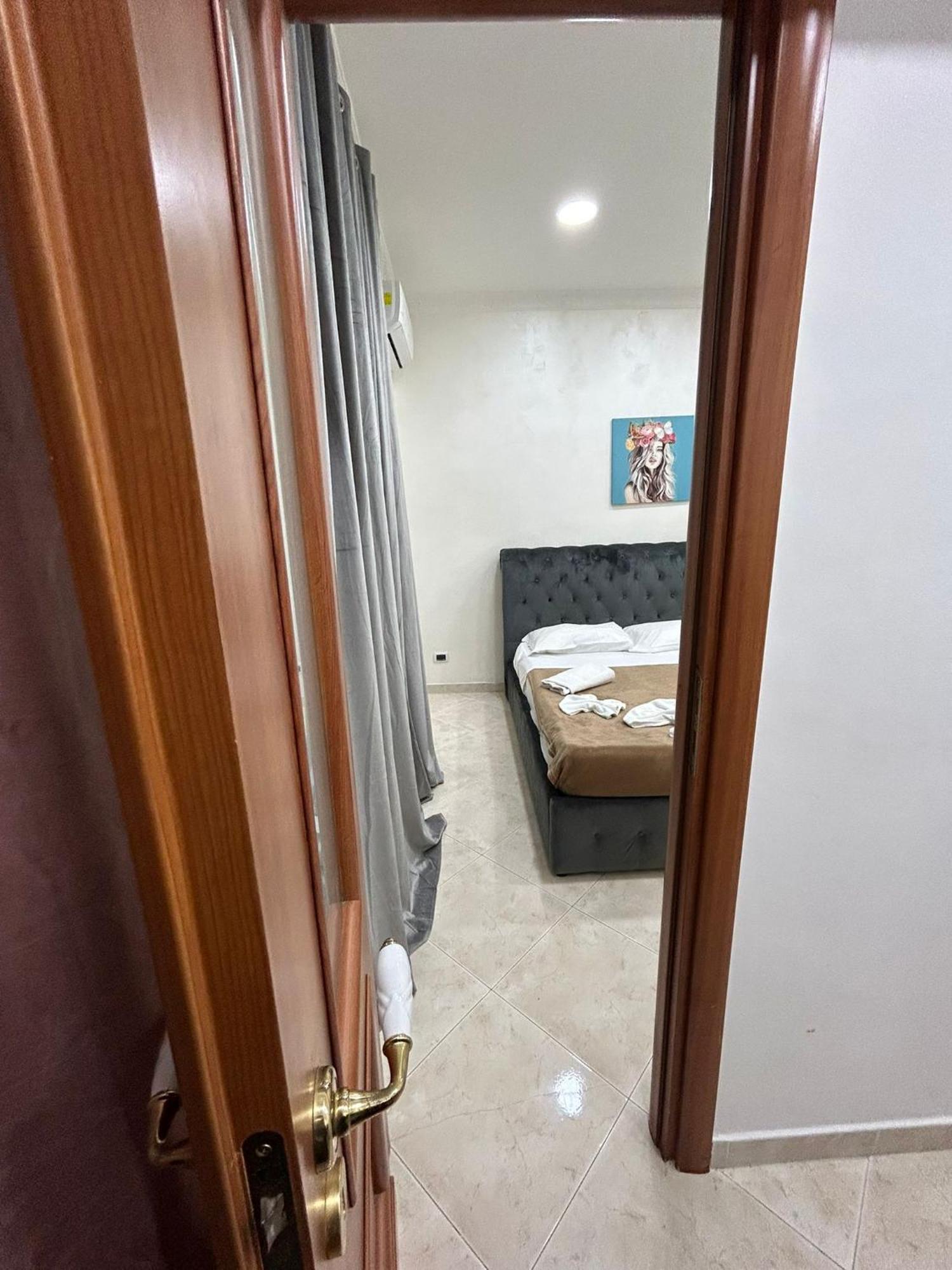 Dora House Valentino Apartment เนเปิลส์ ภายนอก รูปภาพ