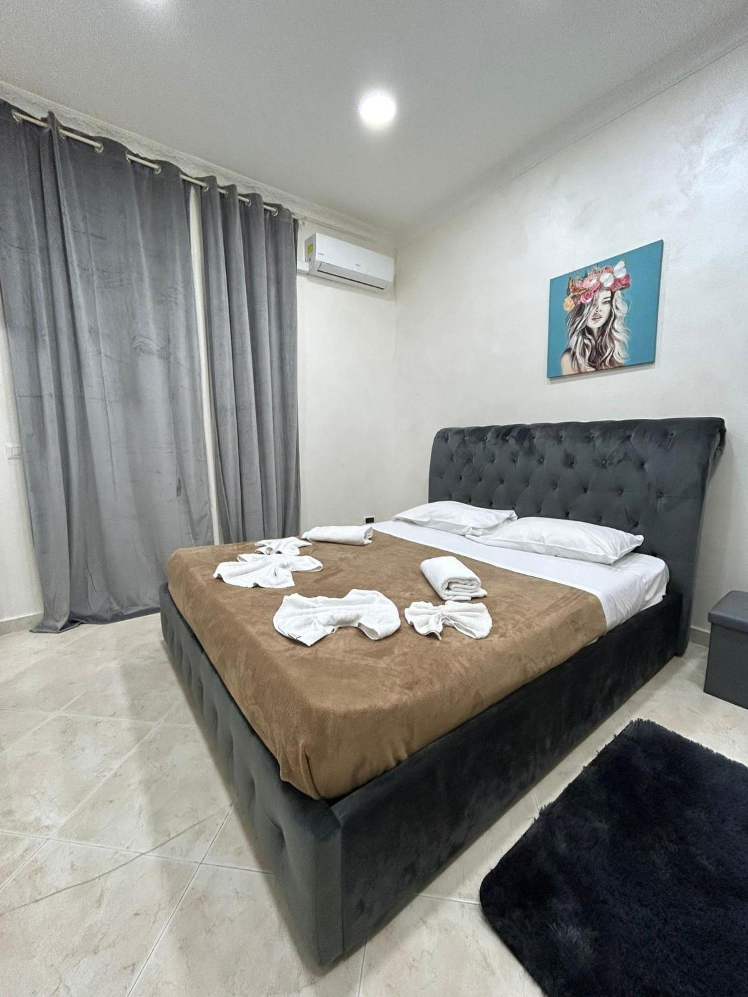 Dora House Valentino Apartment เนเปิลส์ ภายนอก รูปภาพ