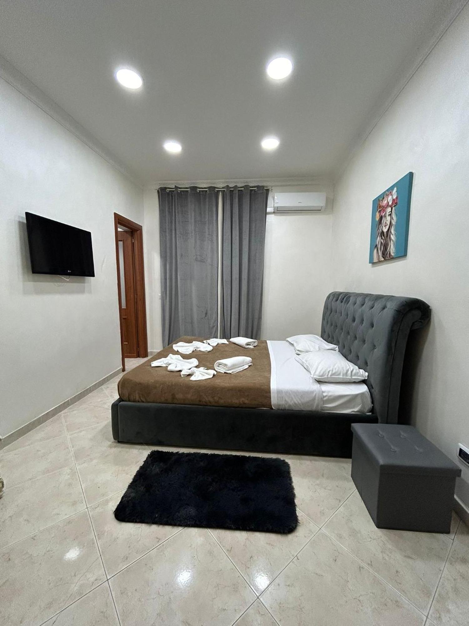 Dora House Valentino Apartment เนเปิลส์ ภายนอก รูปภาพ