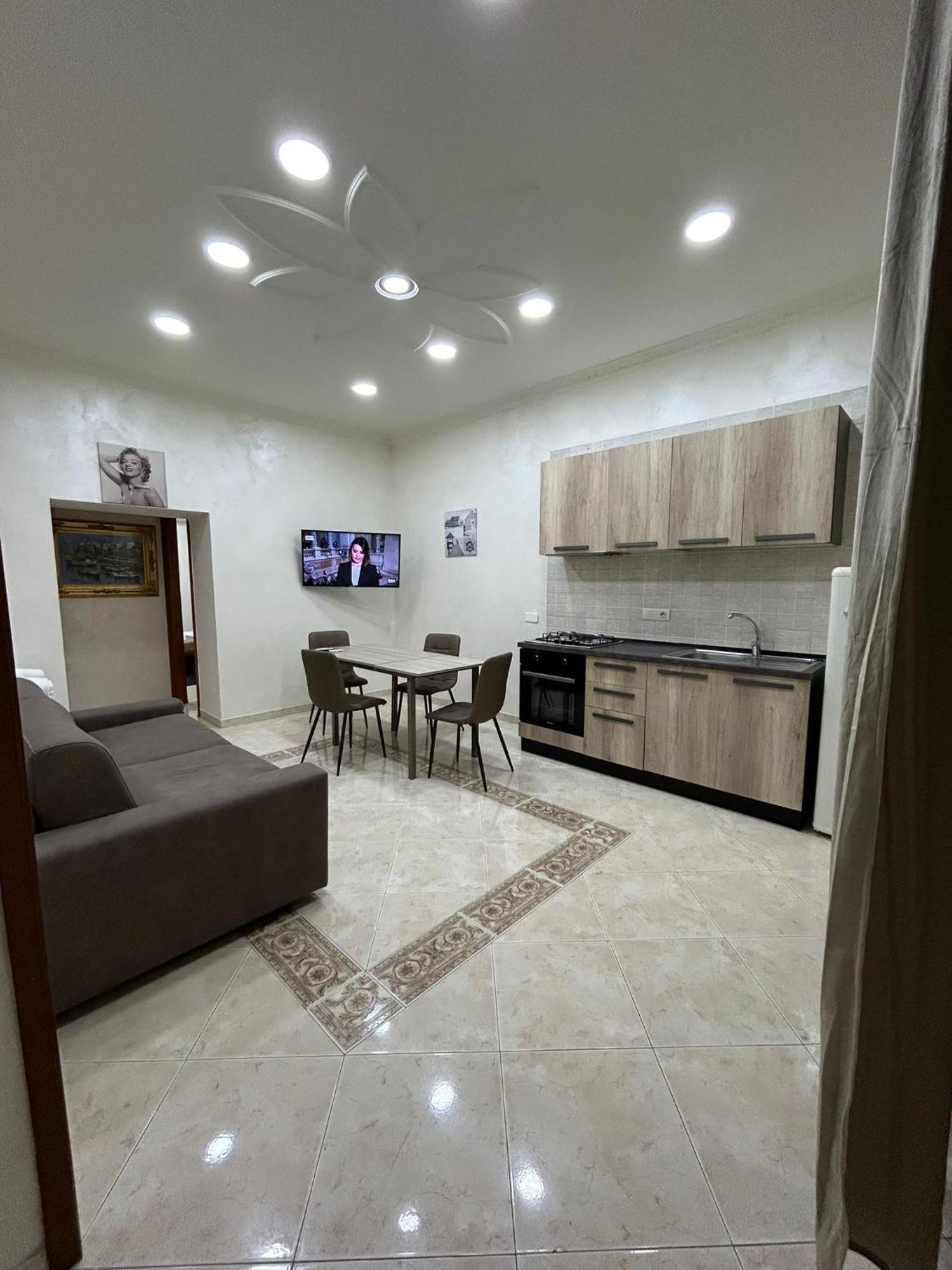 Dora House Valentino Apartment เนเปิลส์ ภายนอก รูปภาพ
