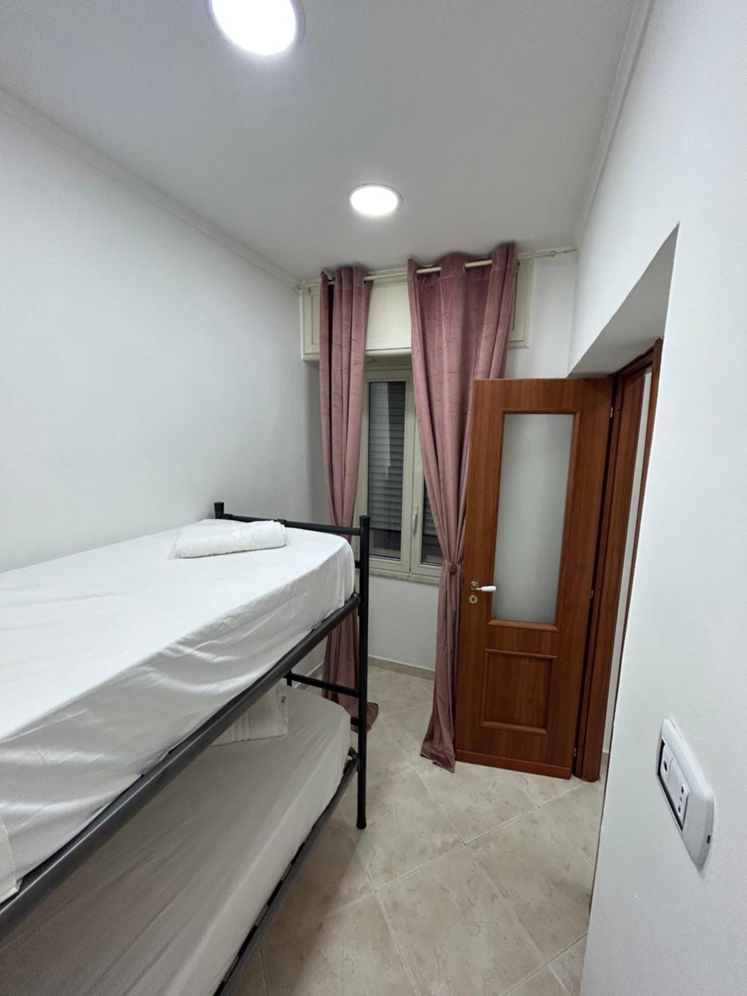 Dora House Valentino Apartment เนเปิลส์ ภายนอก รูปภาพ
