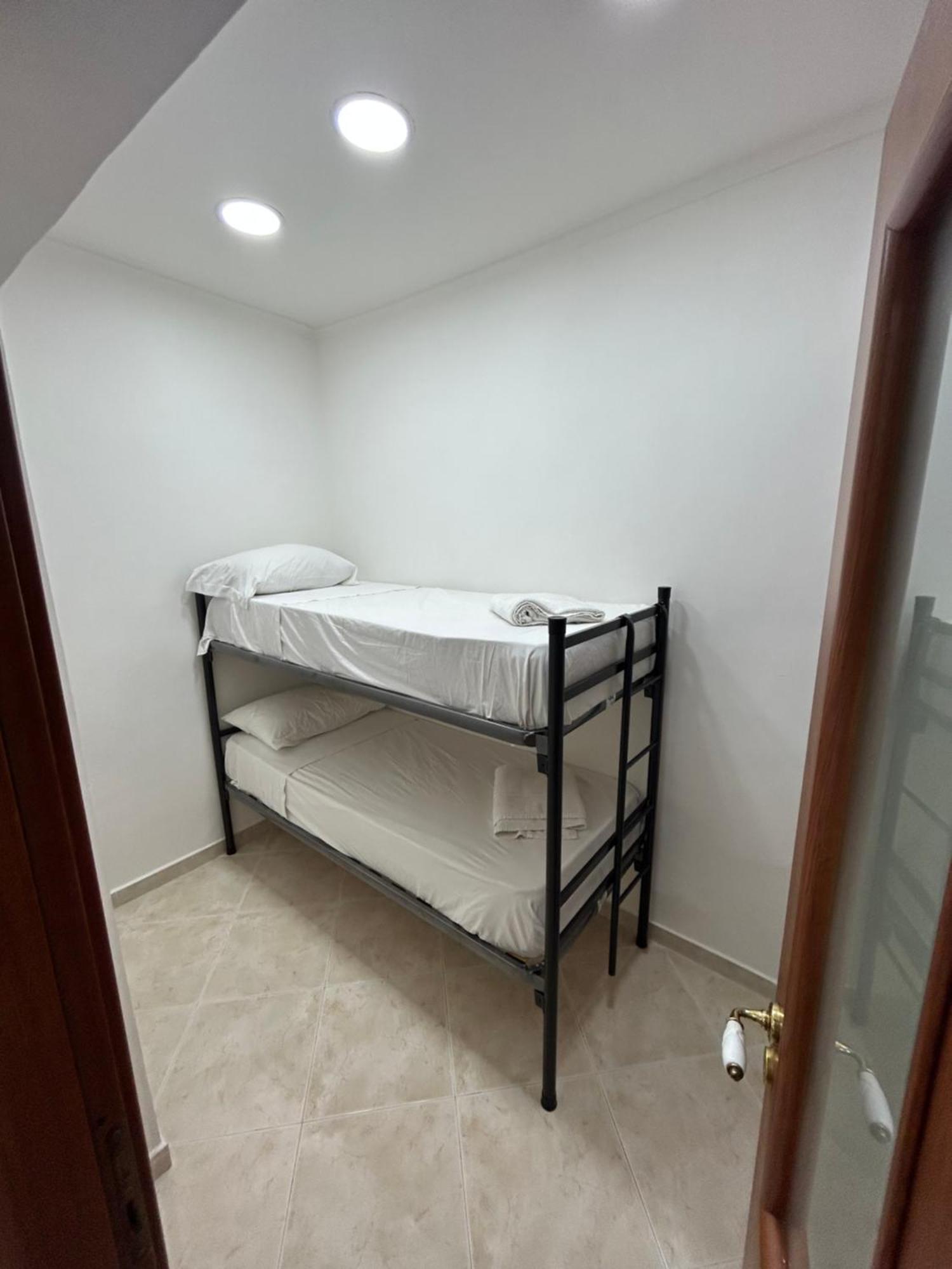 Dora House Valentino Apartment เนเปิลส์ ภายนอก รูปภาพ