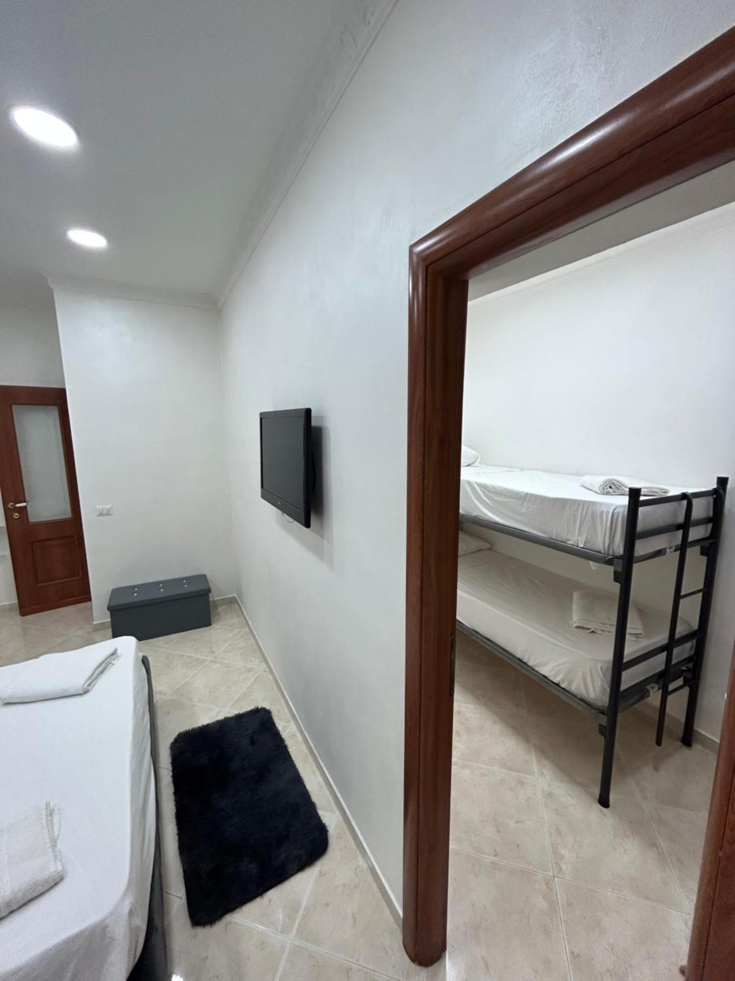 Dora House Valentino Apartment เนเปิลส์ ภายนอก รูปภาพ