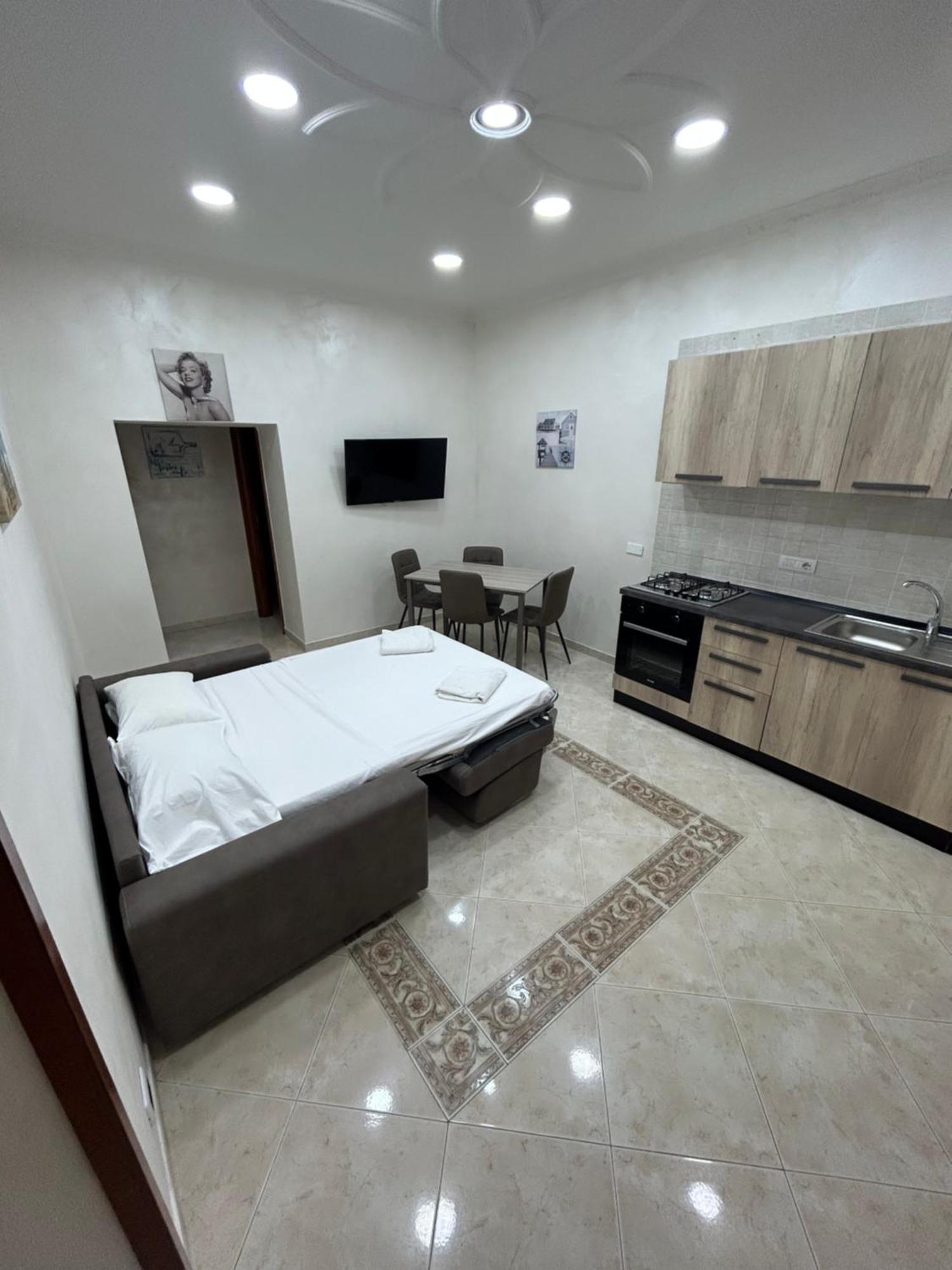 Dora House Valentino Apartment เนเปิลส์ ภายนอก รูปภาพ