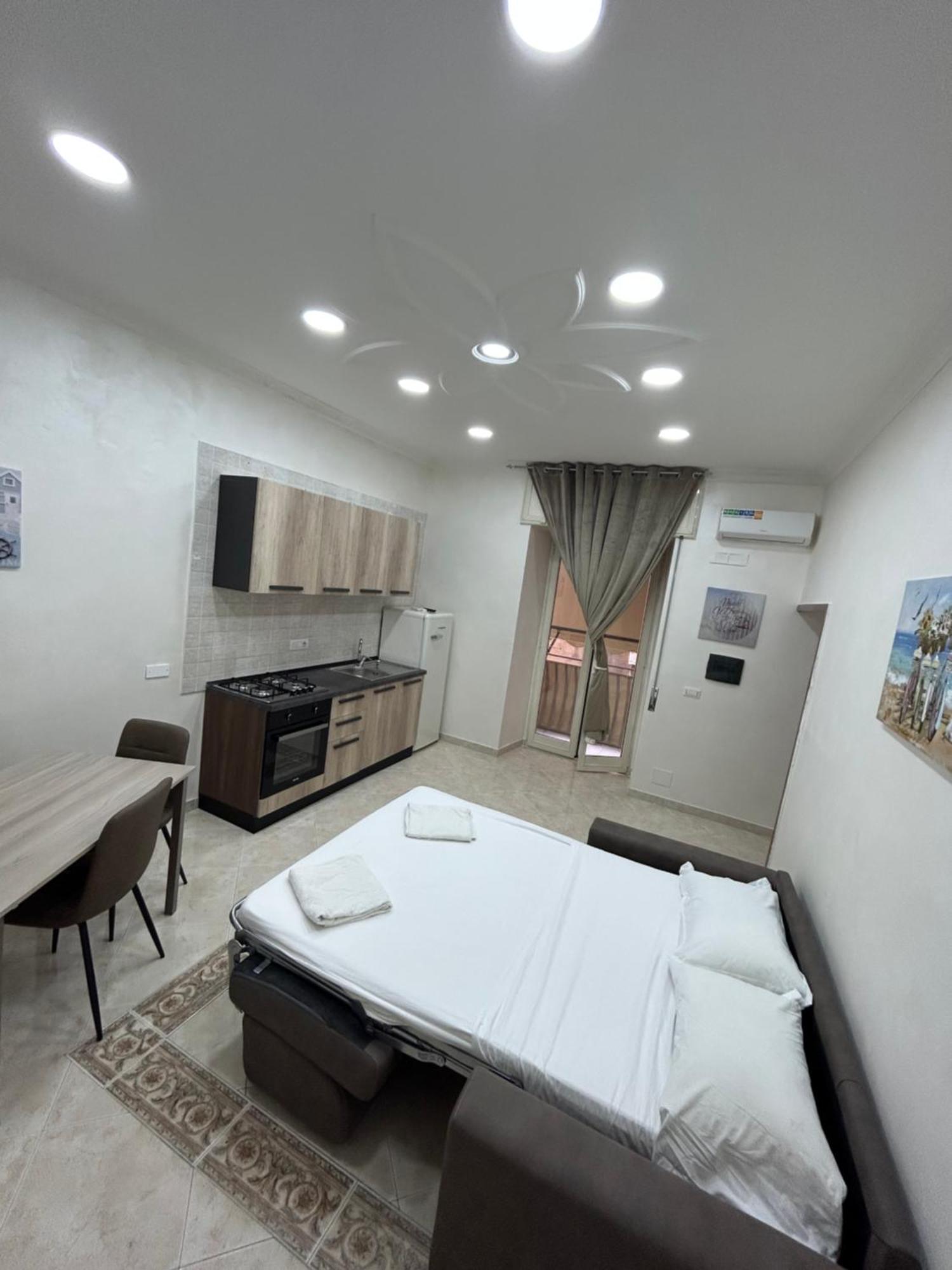 Dora House Valentino Apartment เนเปิลส์ ภายนอก รูปภาพ