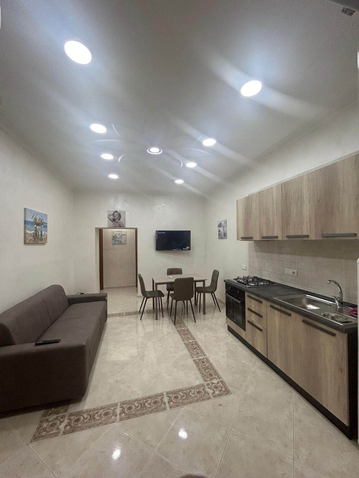 Dora House Valentino Apartment เนเปิลส์ ภายนอก รูปภาพ