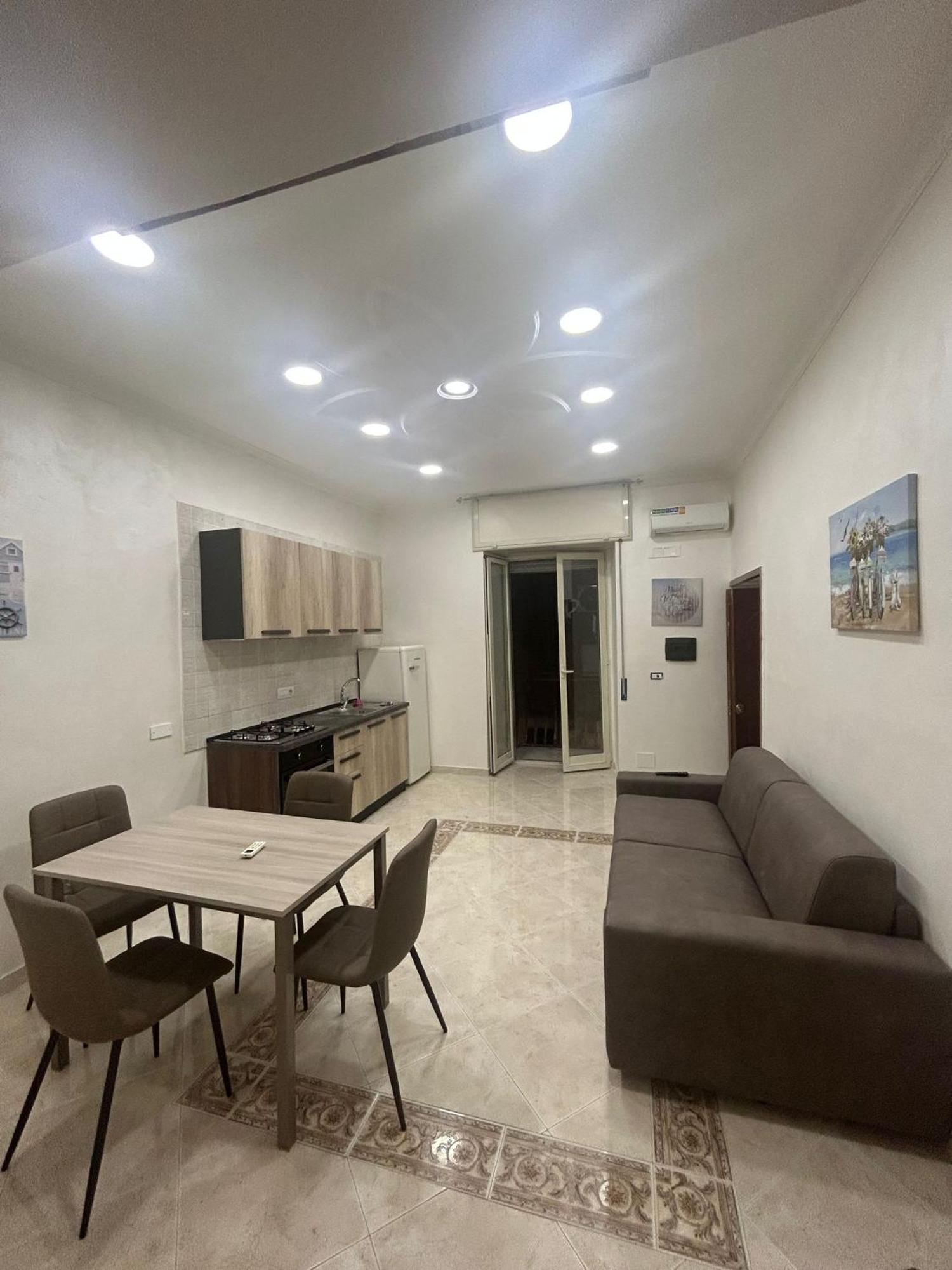 Dora House Valentino Apartment เนเปิลส์ ภายนอก รูปภาพ